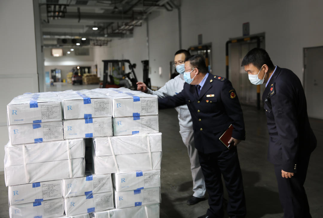 遼寧強化冷鏈防控 涉進口冷鏈食品人員須在12月31日前完成疫苗接種，道路貨物運輸同步從嚴管理
